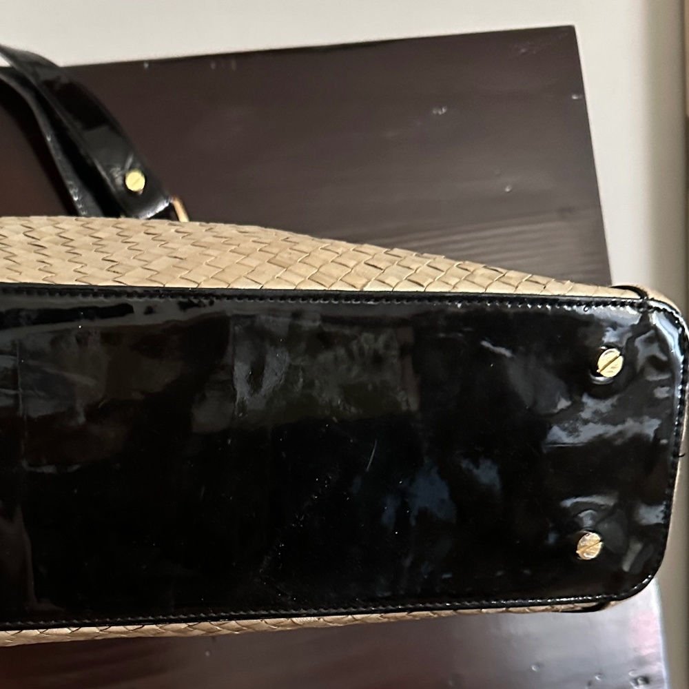 TORY BURCH Vintage Patent, Canvas and Raffia Shoulder Bag - Picture 5 of 12